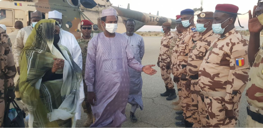 Tchad : la ministre des transports s'est rendue sur les lieux de l'accident près de Mangalmé Tchad : la ministre des transports s'est rendue sur les lieux de l'accident près de Mangalmé