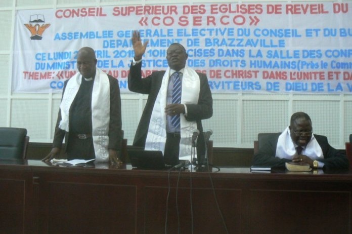 Le pasteur Germain Loubota lançant les journées de ripostes spirituelles contre la Covid-19 (photo CMT).