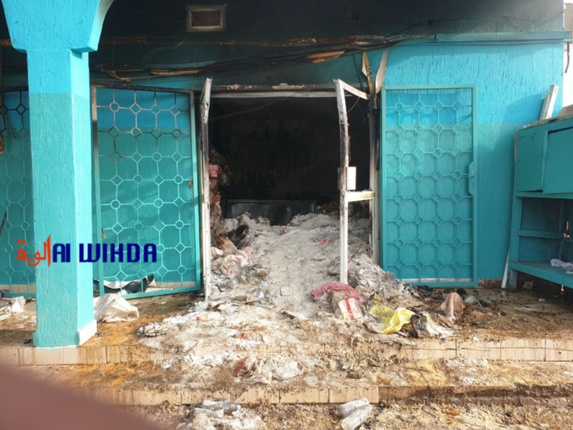 Tchad : un incendie ravage un commerce à N’Djamena Tchad : un incendie ravage un commerce à N’Djamena
