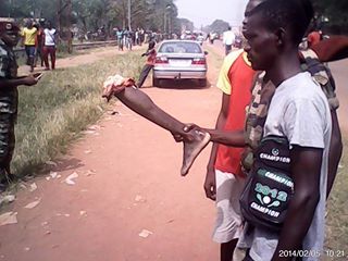 Centrafrique : Les soldats FACA montrent l'exemple, juste après une cérémonie officielle