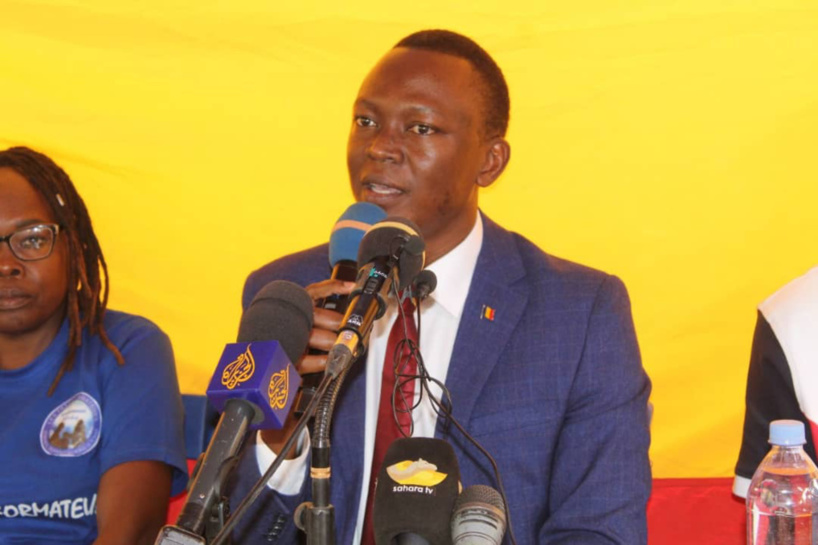 مسرا : نحذر رئيس المجلس العسكري الإنتقالي من بعض المستشارين الذين قادوا ديبي إلى الهلاك مسرا : نحذر رئيس المجلس العسكري الإنتقالي من بعض المستشارين الذين قادوا ديبي إلى الهلاك