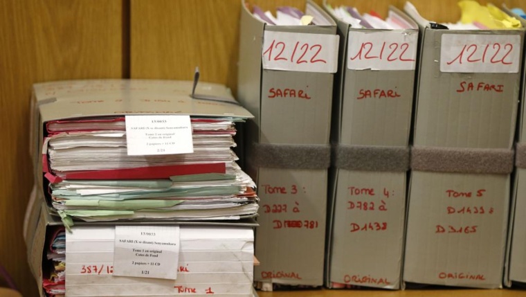 Les documents du procès Simbikangwa. REUTERS/Charles Platiau Les documents du procès Simbikangwa. REUTERS/Charles Platiau