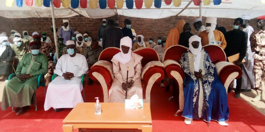 Tchad : le chef de canton Dadjo Sud fait construire un collège, une mosquée et un Palais à Bardangal Tchad : le chef de canton Dadjo Sud fait construire un collège, une mosquée et un Palais à Bardangal