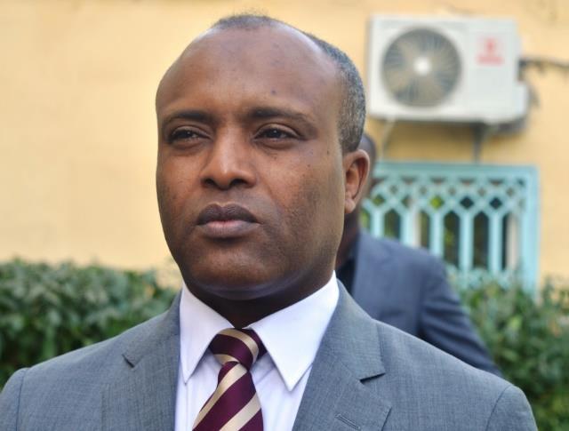 Tchad : “Il est temps que s'applique l'égalité des chances en matière d'accès à l'emploi public” (Dr. Abdoulaye Sabre) Tchad : “Il est temps que s'applique l'égalité des chances en matière d'accès à l'emploi public” (Dr. Abdoulaye Sabre)