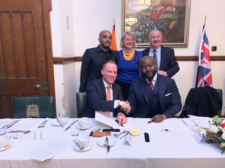 Le Niger signe un accord pour développer un parc éolien de 250 MW Le Niger signe un accord pour développer un parc éolien de 250 MW