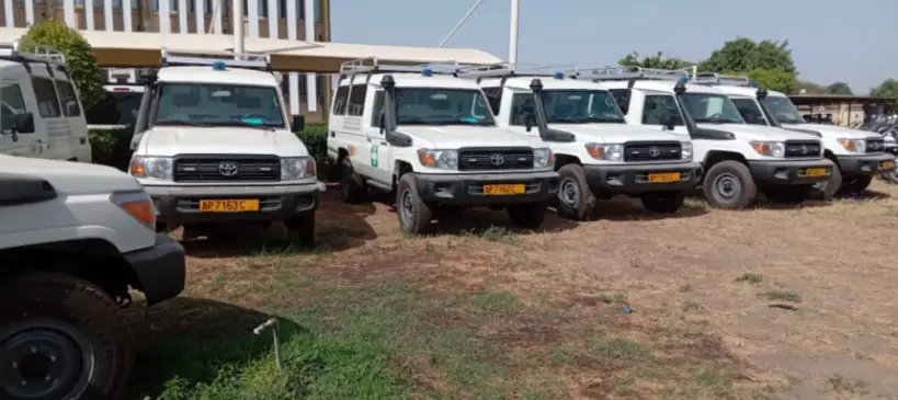 Tchad : la Banque mondiale remet 15 ambulances équipées au ministère de la santé