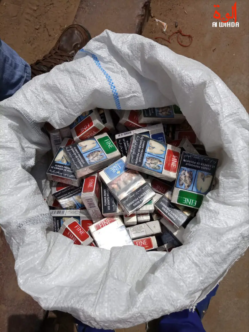 Des emballages de cigarettes respectant les mesures liées aux messages sanitaires. Illustration © T.O.R/Alwihda Info