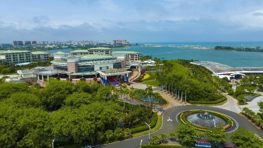 Photo taken on April 17 shows the International Conference Center of the Boao Forum for Asia. (Photo by Yuan Chen/People's Daily Online)