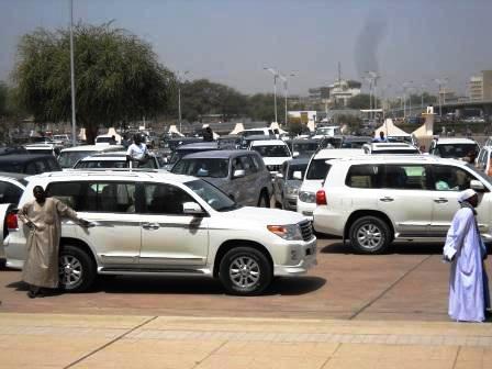 Le parking du Palais du 15 janvier à N'Djamena. Alwihda Info/M.R.