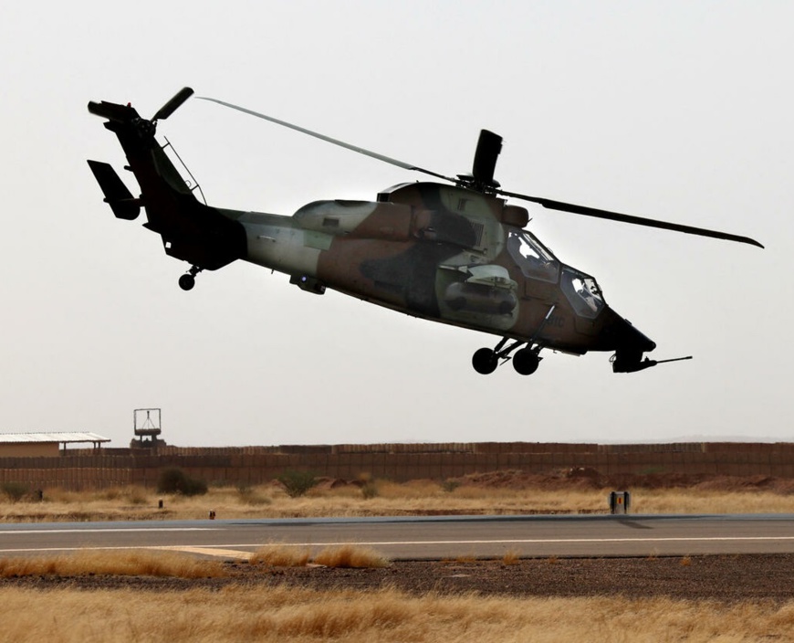 Un hélicoptère Tigre de l'armée française sur la base militaire de Gao. AFP - THOMAS COEX Un hélicoptère Tigre de l'armée française sur la base militaire de Gao. AFP - THOMAS COEX