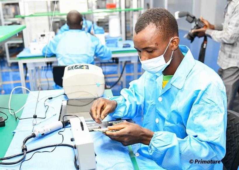Burkina Faso : une usine d’assemblage d'ordinateurs et téléphones