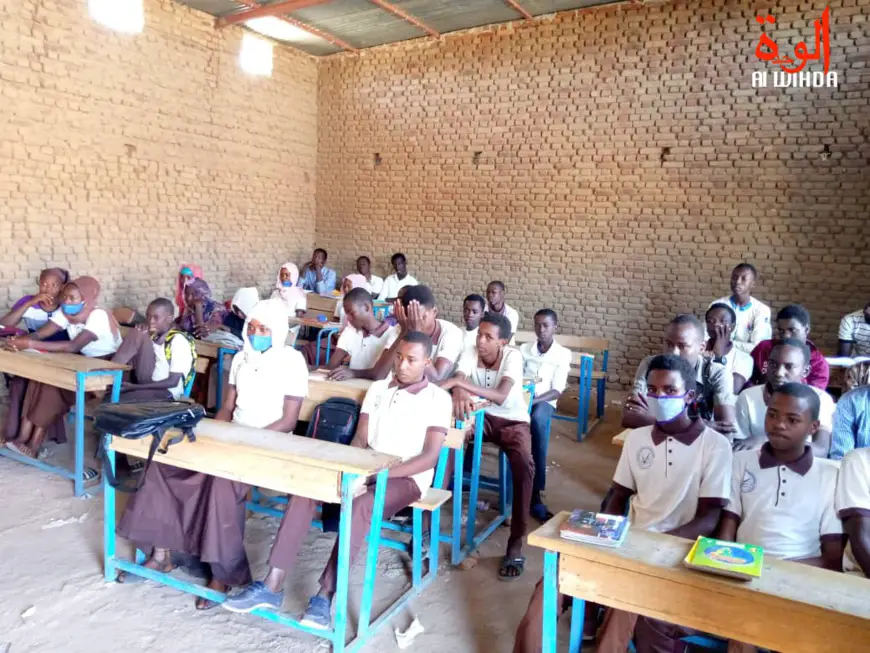 Une salle de classe au Tchad. Illustration © Alwihda Info