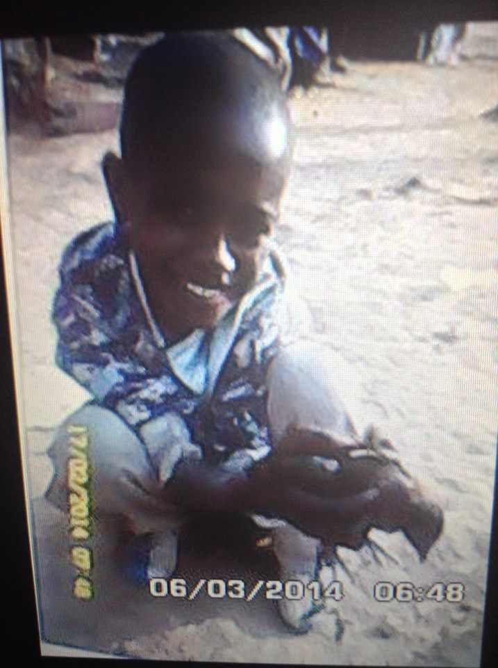 Centrafrique : Il a eu la vie sauve grâce à son poussin ! Centrafrique : Il a eu la vie sauve grâce à son poussin !
