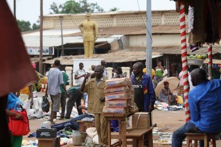 Centrafrique : Les commerçants musulmans décident de rouvrir leurs portes. Crédits photo : Diaspora Media. Centrafrique : Les commerçants musulmans décident de rouvrir leurs portes. Crédits photo : Diaspora Media.