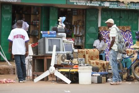 Centrafrique : Les commerçants musulmans décident de rouvrir leurs portes. Crédits photo : Diaspora Media. Centrafrique : Les commerçants musulmans décident de rouvrir leurs portes. Crédits photo : Diaspora Media.