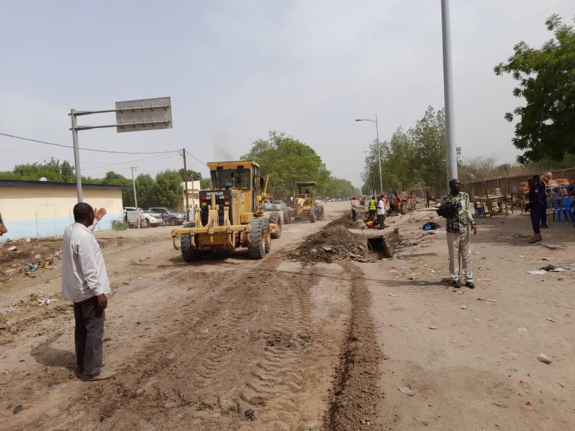Tchad : des travaux de reprofilage des rues en terre lancés à N'Djamena Tchad : des travaux de reprofilage des rues en terre lancés à N'Djamena