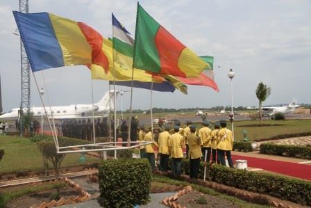 RCA : Déby prête un avion à Samba Panza pour son voyage en Europe RCA : Déby prête un avion à Samba Panza pour son voyage en Europe