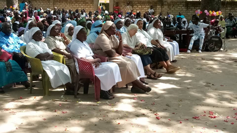 Tchad : l’archevêque métropolitain au Mandoul pour le jubilé d’un prêtre Tchad : l’archevêque métropolitain au Mandoul pour le jubilé d’un prêtre