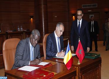 Signature d'accords de coopération entre le Tchad et la Maroc, ce vendredi. Photo : Maroc.ma