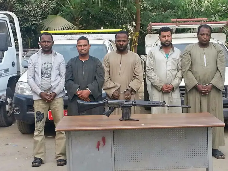 © Alwihda Info. L'image des supposés tchadiens arrêtés en Egypte avec des armes en provenance de la libye