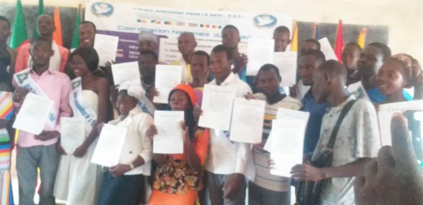 Tchad : des jeunes élèves ambassadeurs de la paix formés à Ndjamena Tchad : des jeunes élèves ambassadeurs de la paix formés à Ndjamena