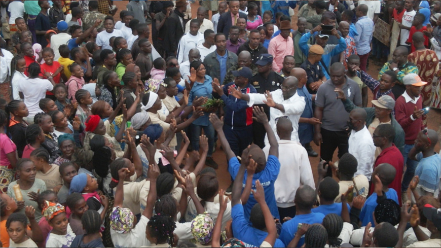 Arcène NIAMBA accueilli avec enthousiasme à Komono Arcène NIAMBA accueilli avec enthousiasme à Komono