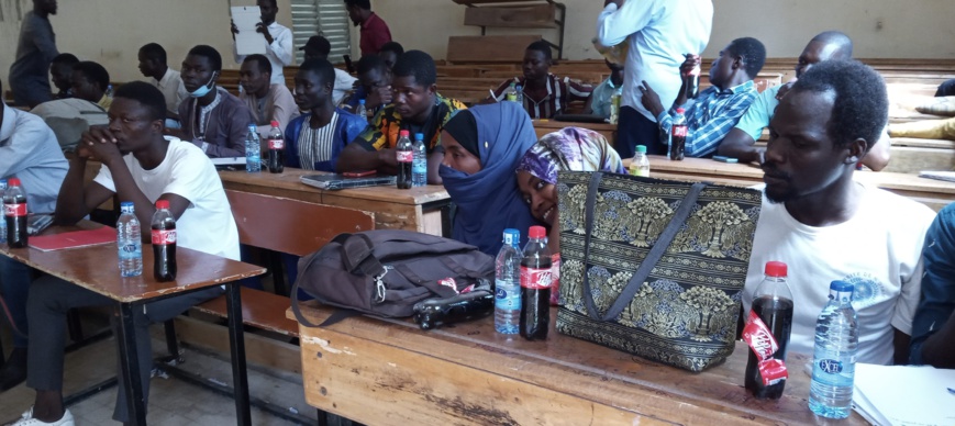 N'Djamena : les étudiants ont désormais des délégués des bus de transport face aux dérives N'Djamena : les étudiants ont désormais des délégués des bus de transport face aux dérives