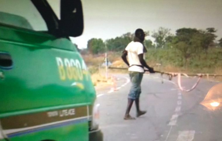 Centrafrique : Trois musulmans exfiltrés d'un convoi humanitaire et abattus Centrafrique : Trois musulmans exfiltrés d'un convoi humanitaire et abattus