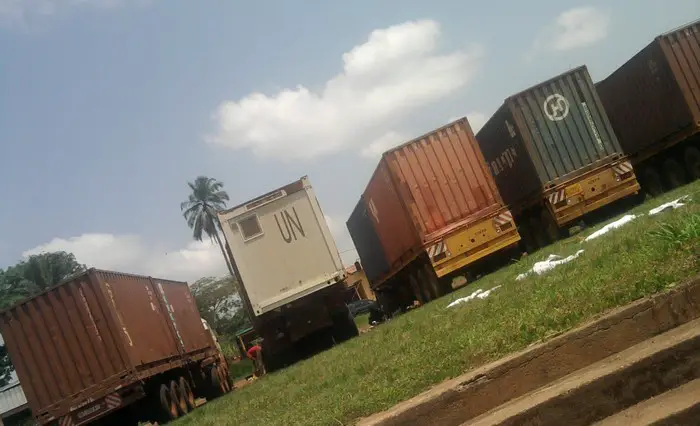 Des containers stationnés au Cameroun. Crédit photo: Sources