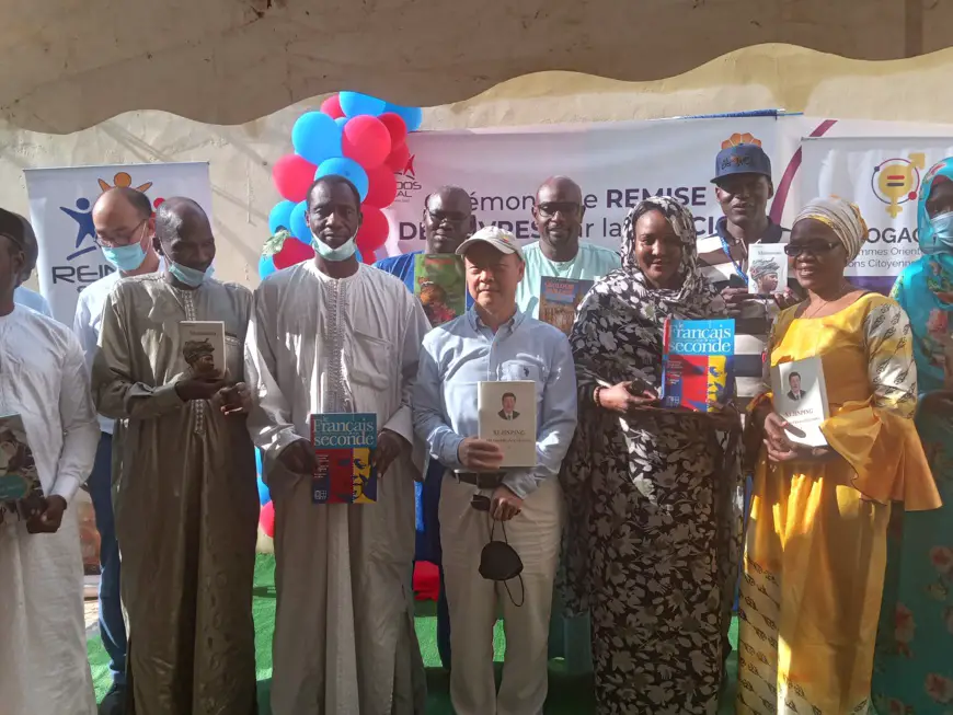 Tchad : Reindos Social reçoit un don de 570 livres scolaires de la CNPCIC 