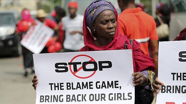 Une manifestante réclame la libération des lycéennes enlevés au Nigéria par Boko Haram.