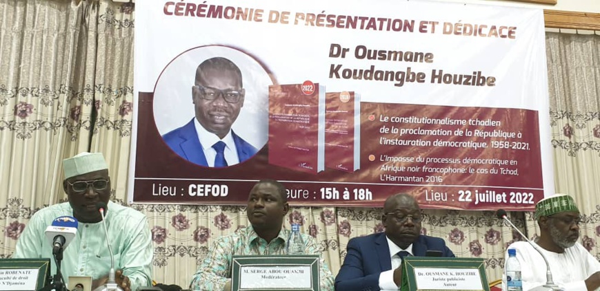 Tchad : Dr. Ousmane Houzibé présente un ouvrage sur le constitutionnalisme Tchad : Dr. Ousmane Houzibé présente un ouvrage sur le constitutionnalisme