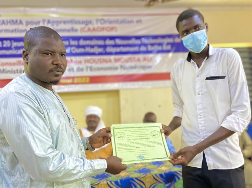 Tchad : 50 élèves d'Oum Hadjer formés en informatique pour lutter contre le chômage Tchad : 50 élèves d'Oum Hadjer formés en informatique pour lutter contre le chômage