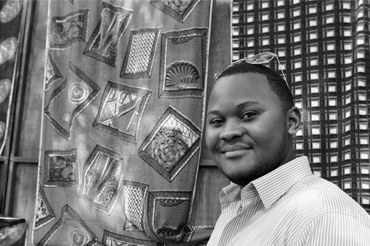 Papy Maurice Mbwiti fait son spectacle Papy Maurice Mbwiti fait son spectacle