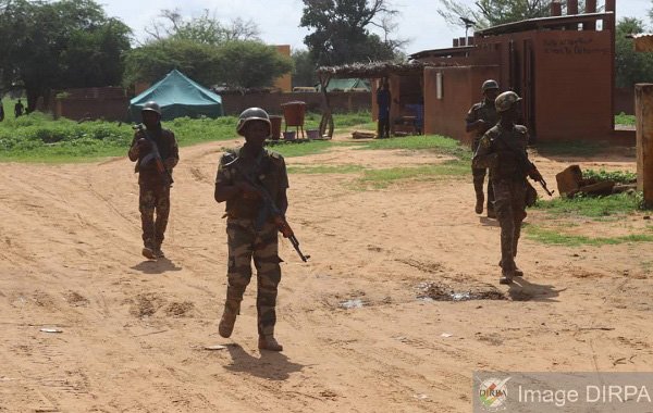 Mali : trois jours de deuil après la mort de 42 soldats dans une attaque Mali : trois jours de deuil après la mort de 42 soldats dans une attaque