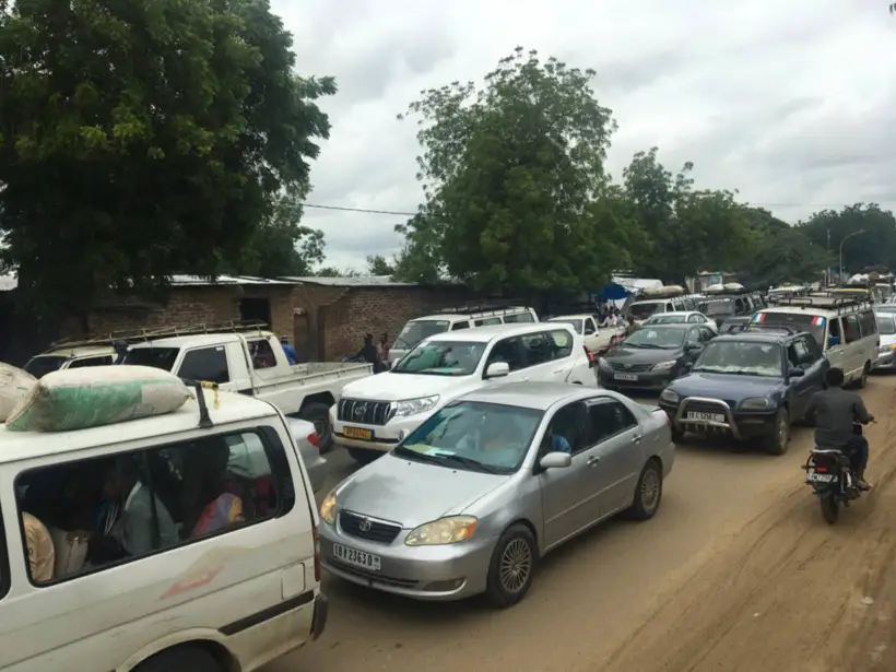 Un embouteillage à N'Djamena le 14 août 2022. © Mbaïnaissem Gédéon/Alwihda Info