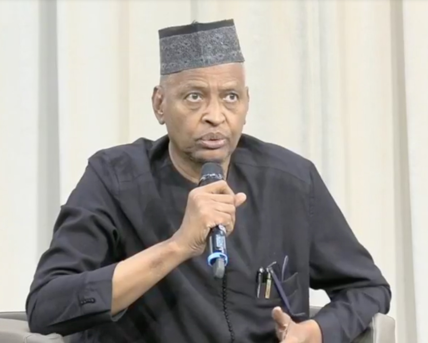 Le ministre d'État au Dialogue et à la Réconciliation nationale Acheikh Ibni Oumar.