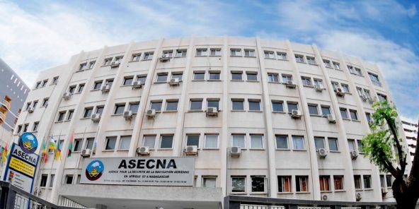 ASECNA : suspension conditionnée du préavis de grève des contrôleurs aériens ASECNA : suspension conditionnée du préavis de grève des contrôleurs aériens