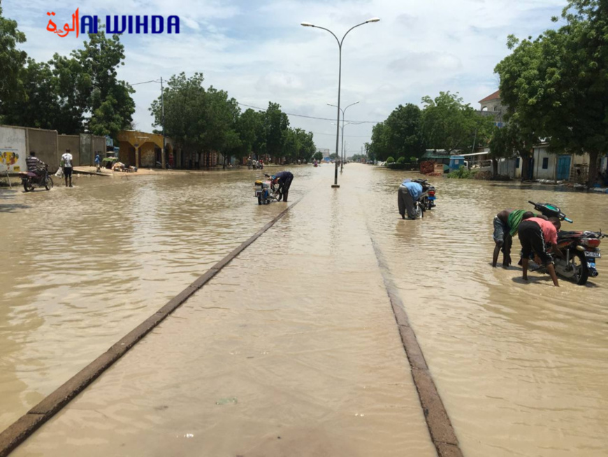 Des inondations à N'Djamena, en août 2022. © Mbaïnaissem Gédéon/Alwihda Info Des inondations à N'Djamena, en août 2022. © Mbaïnaissem Gédéon/Alwihda Info