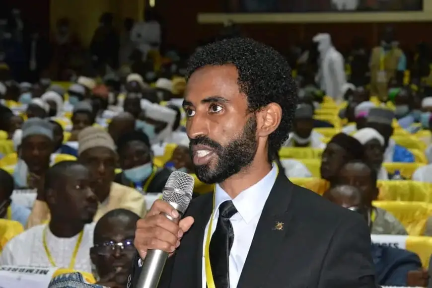 Tchad : Mahmoud Ali Seïd réclame des honneurs au défunt Maréchal, la salle siffle