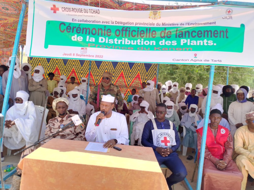 Tchad : distribution de plants contre l'ensablement au Kanem Tchad : distribution de plants contre l'ensablement au Kanem