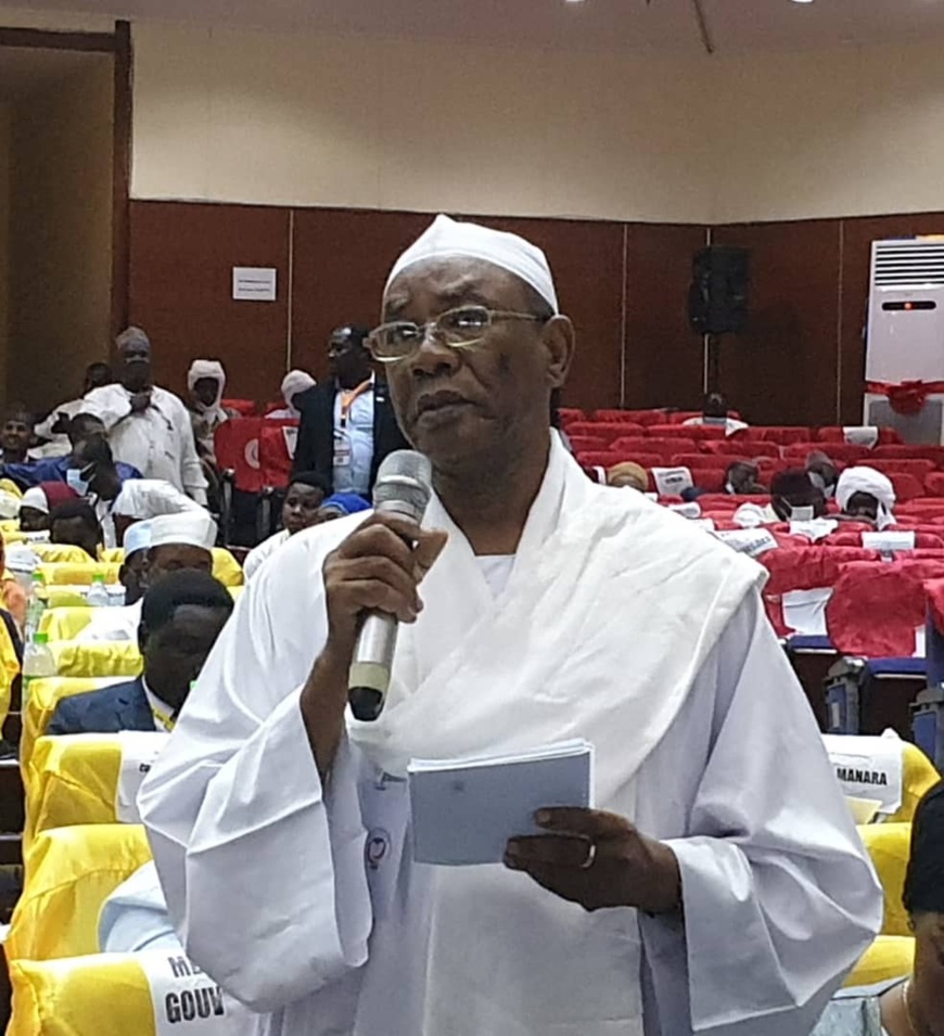 Mahamat Ahmad Alhabo : "pour que le Tchad soit bilingue, il faut absolument que son système éducatif le soit" Mahamat Ahmad Alhabo : "pour que le Tchad soit bilingue, il faut absolument que son système éducatif le soit"