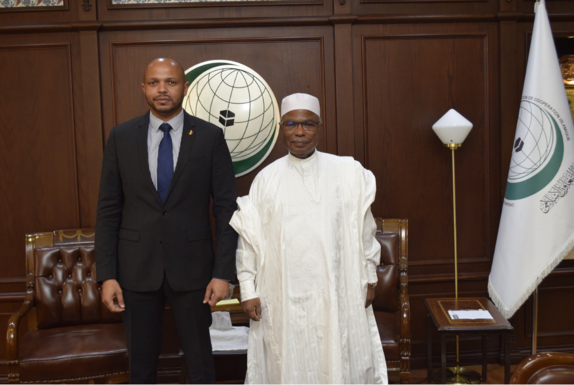 Le Tchad et l’OCI échangent sur des perspectives de coopération. © OCI Le Tchad et l’OCI échangent sur des perspectives de coopération. © OCI