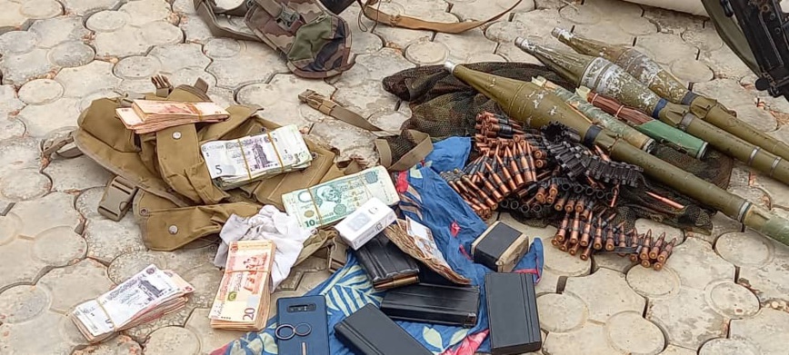 Tchad : deux brigands appréhendés avec un arsenal de guerre près de Erdi (Ennedi-Est) Tchad : deux brigands appréhendés avec un arsenal de guerre près de Erdi (Ennedi-Est)