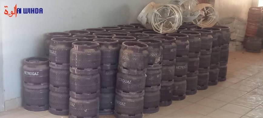 Tchad : la mairie d'Amdjarass distribue des bouteilles de gaz à la population Tchad : la mairie d'Amdjarass distribue des bouteilles de gaz à la population