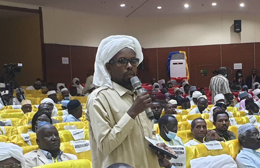 Tchad : "certains compatriotes sont allés chercher des mots dans les égouts", Mouhayadine Mahamat Tchad : "certains compatriotes sont allés chercher des mots dans les égouts", Mouhayadine Mahamat