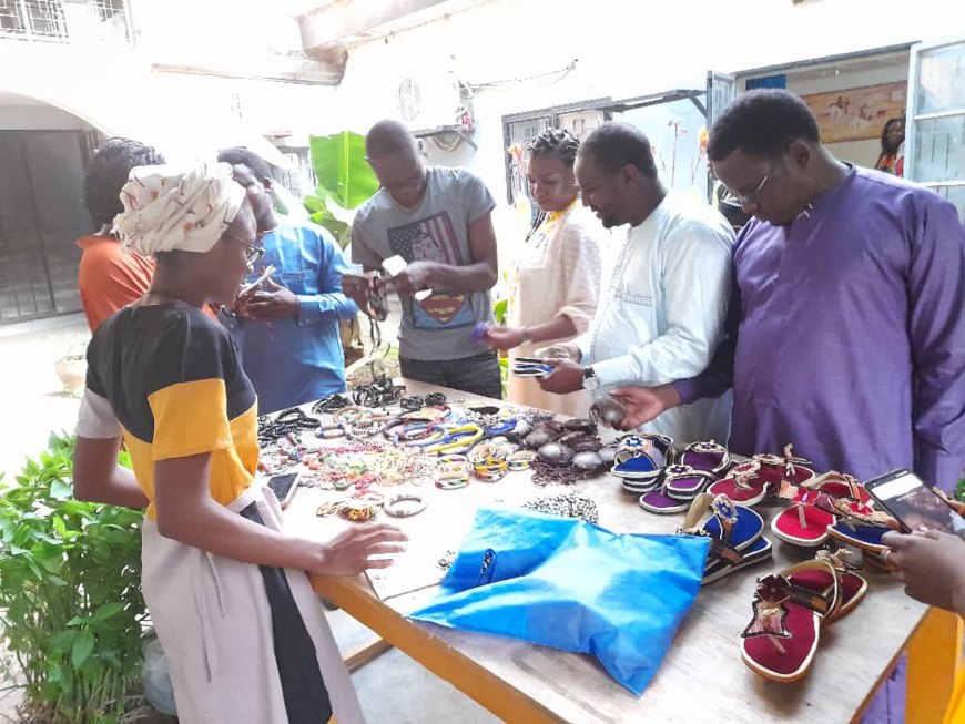 Tchad : « Beauté africaine » forme 35 jeunes défavorisés en teinture Tchad : « Beauté africaine » forme 35 jeunes défavorisés en teinture