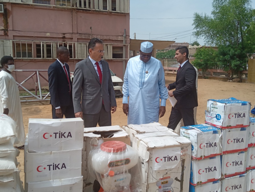 Tchad : la TIKA offre des matériels de lutte contre le paludisme à la commune de N’Djamena Tchad : la TIKA offre des matériels de lutte contre le paludisme à la commune de N’Djamena