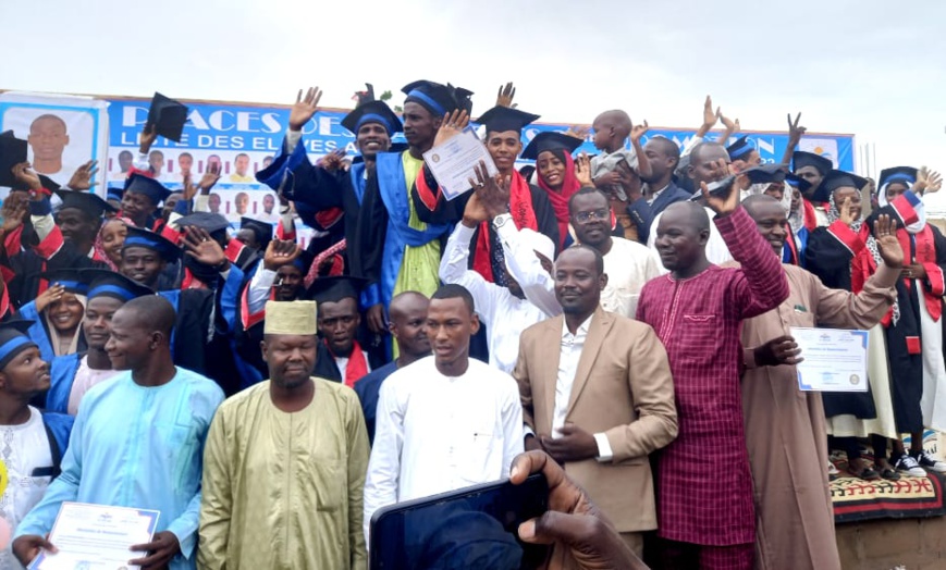 N'Djamena : le complexe scolaire Le Toumaï honore ses bacheliers de la session 2022 N'Djamena : le complexe scolaire Le Toumaï honore ses bacheliers de la session 2022