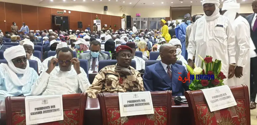 Tchad : le général Idriss Youssouf Boy assiste à l'investiture du président de la transition